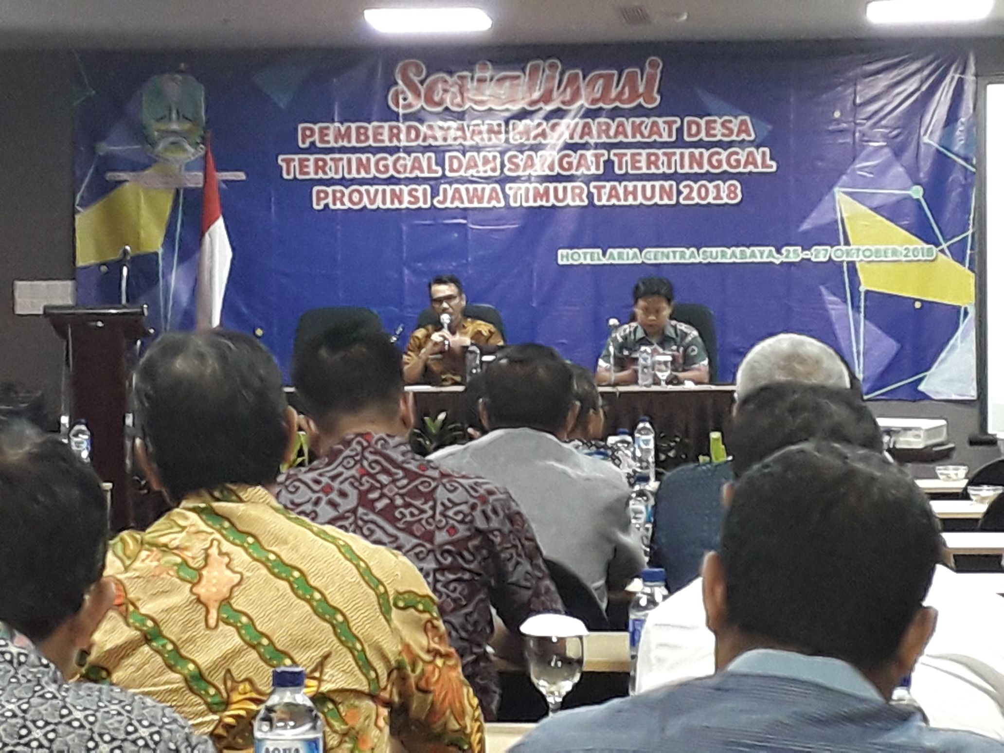 Sosialisasi tentang pengembangan desa di hotel aria surabaya