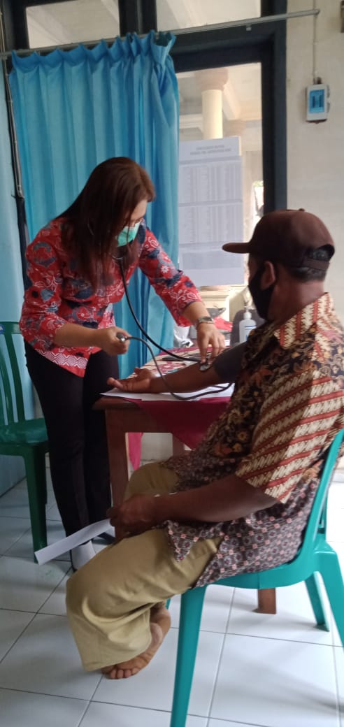 Pemeriksaan kesehatan calon kpps pilbub 2020 kabupaten blitar pps desa bululawang