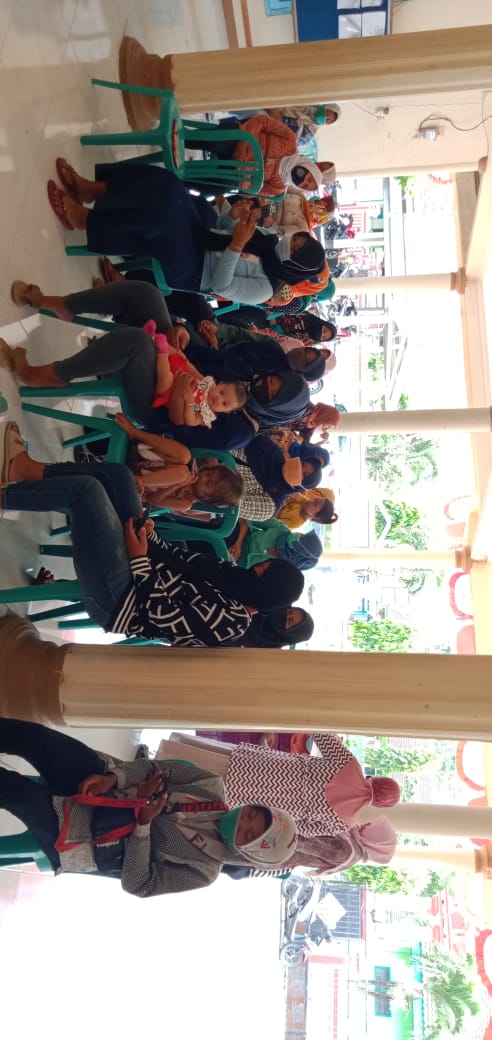 Pembagian insentif kader posyandu