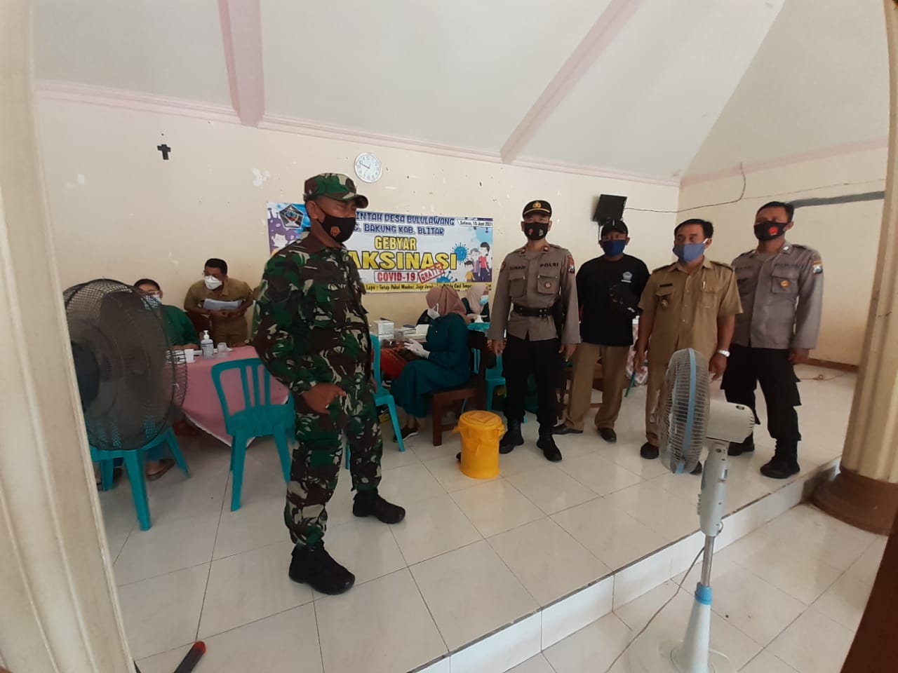 Kegiatan Vaksinasi Masyarakat Desa Bululawang Kecamatan Bakung Kabupaten Blitar Tahun 2021