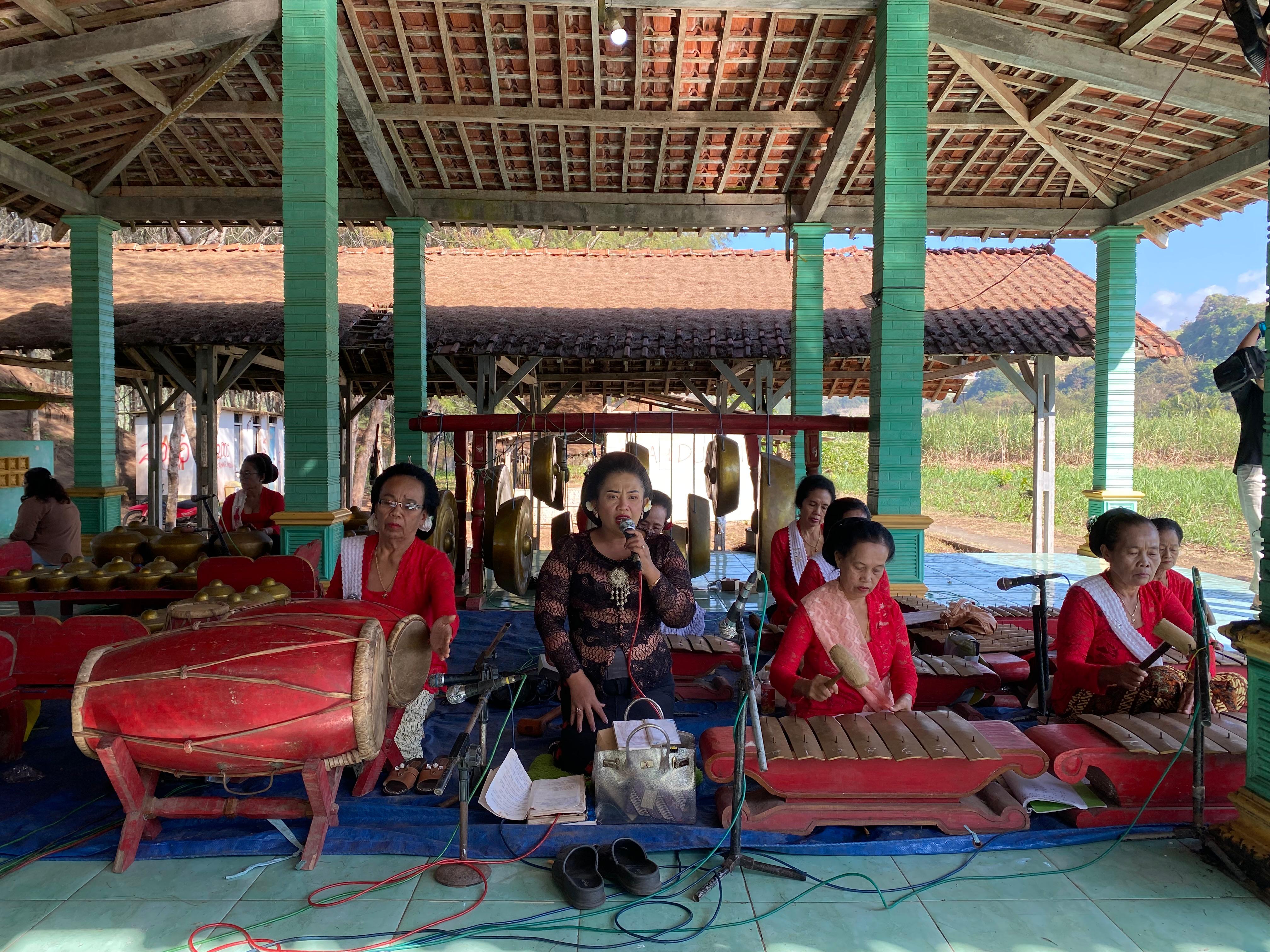 KEGIATAN LARUNG SESAJI TAHUN 2024 DESA BULULAWANG KECAMATAN BAKUNG KABUPATEN BLITAR