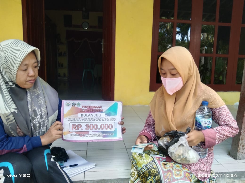 PENYALURAN BLT DD BULAN JULI 2025 DESA BULULAWANG KECAMATAN BAKUNG KABUPATEN BLITAR