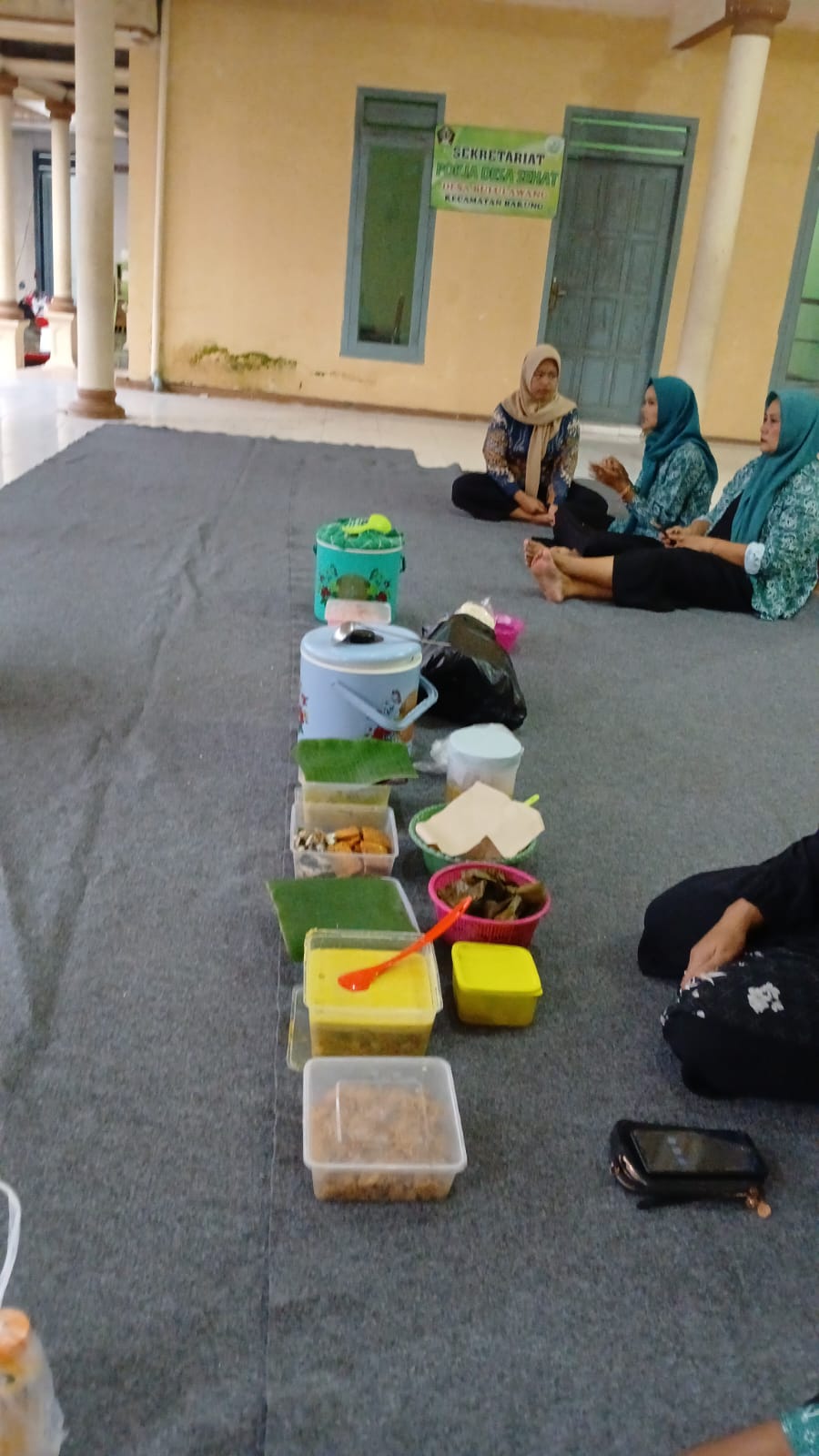 Pengurus PKK Desa Bululawang Gelar Buka Bersama di Balai Desa