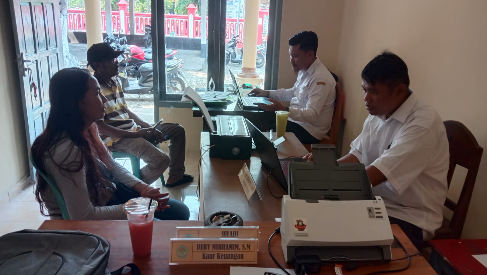 Pelayanan Gratis Pengurusan Akta Kematian di Desa Bululawang, Keluarga Ibu Paenah Terbantu