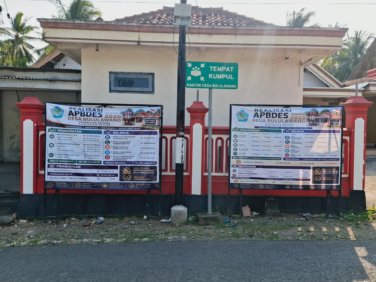 Pemdes Bululawang Pasang Banner APBDes 2026 dan Realisasi APBDes 2025 sebagai Wujud Transparansi Ang